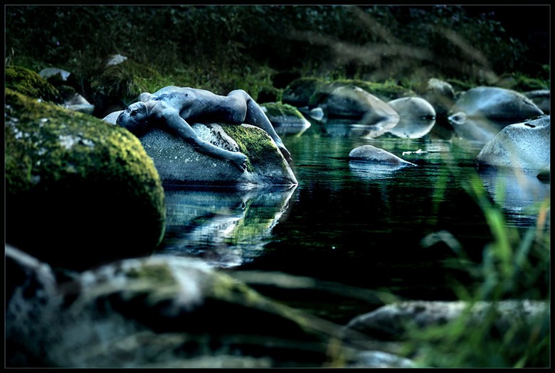 [sleeping stones enigma] Artistic Nude Photo by Photographer Laila Pregizer